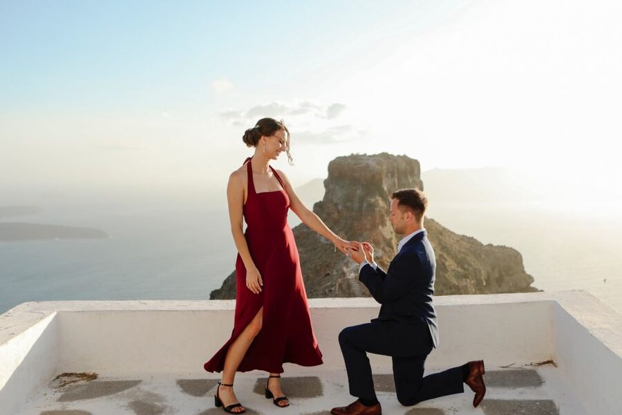Proposal Photographer in Santorini - Santorini proposals, with photos that feel real