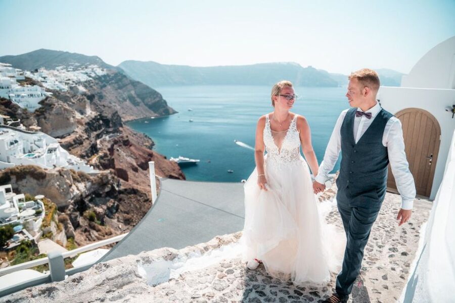 Proposal Photoshoot Santorini - Should you book this Oia proposal photoshoot