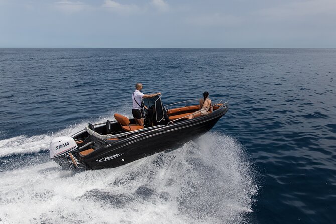 Rent a boat - Why renting your own Santorini boat feels different