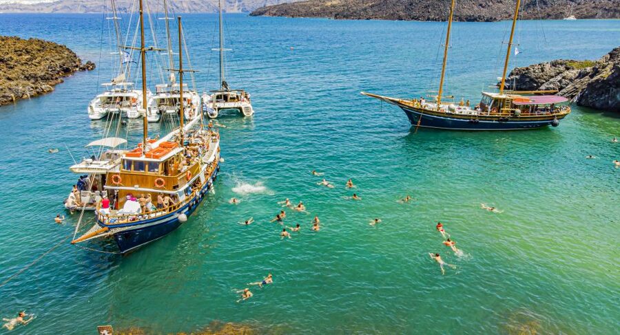 Santorini 2-Day Combo: Volcano Boat Cruise & Island Bus Tour - Oia sunset hour: timing, expectations, and how to plan your spot