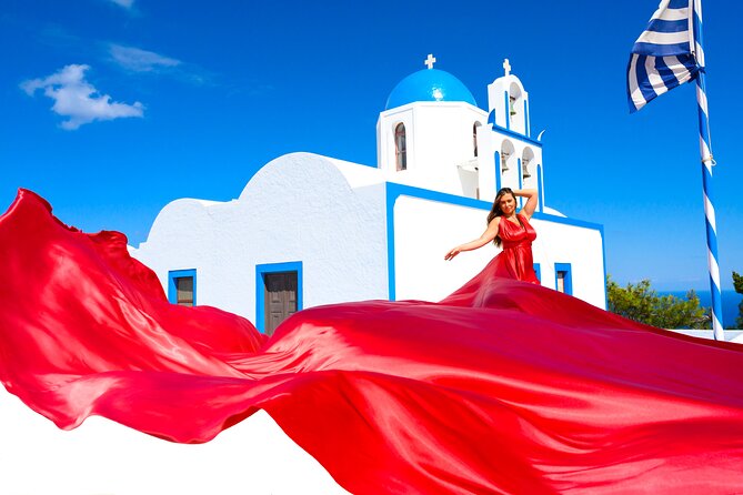 Santorini 2h Private Flying Dress Photoshoot with Transportation - Transportation details that can make or break the day
