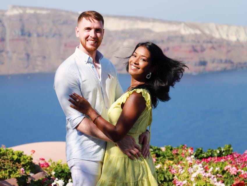 Santorini: 40-Minute Oia Photoshoot - The Walk on Foot: Where Your Photos Start to Look Natural
