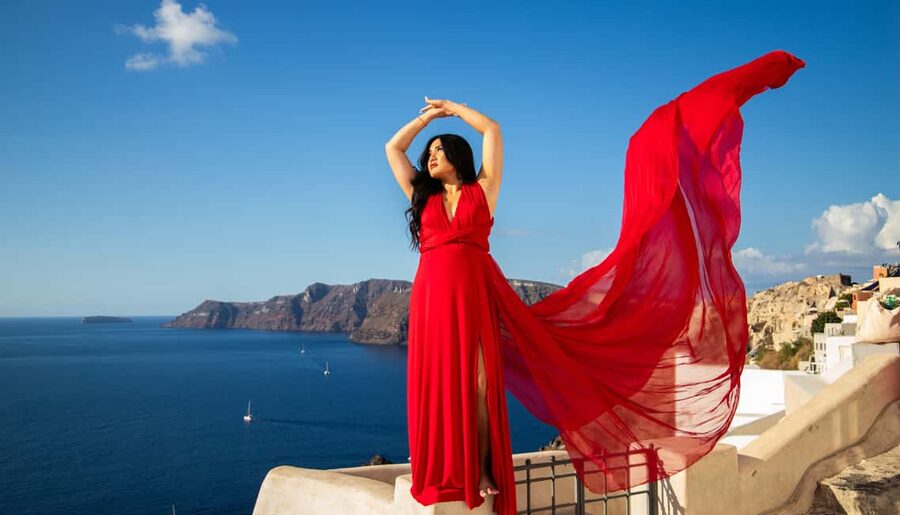 Santorini: 40-Minute Oia Photoshoot - The Photographer Experience: Mike’s Style and What People Loved