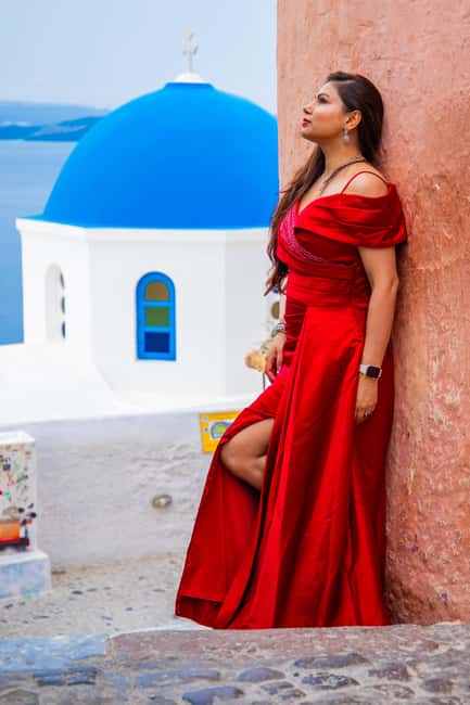 Santorini: 40-Minute Oia Photoshoot - Getting Started in Oia: The Bus-Stop Meeting Point