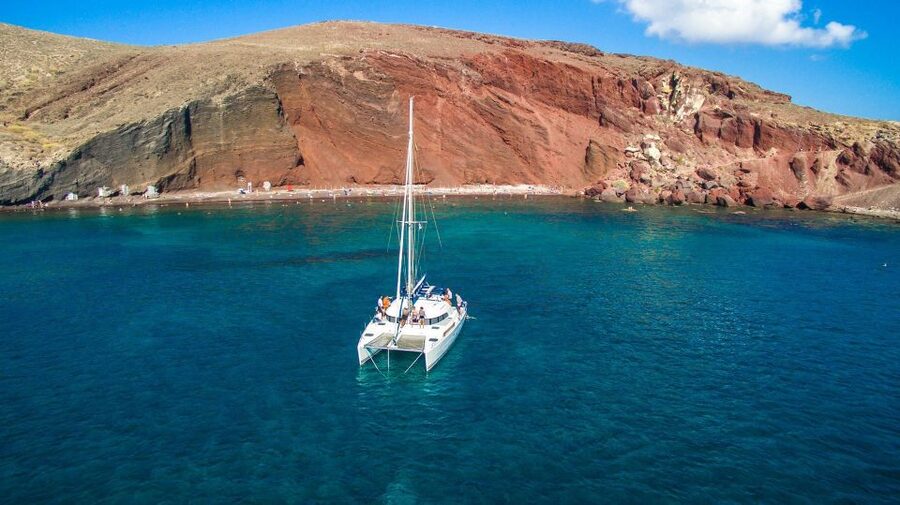 Santorini: 7-Hour Private Catamaran Cruise with Food & Drink - Lunch onboard and included drinks: the comfort factor