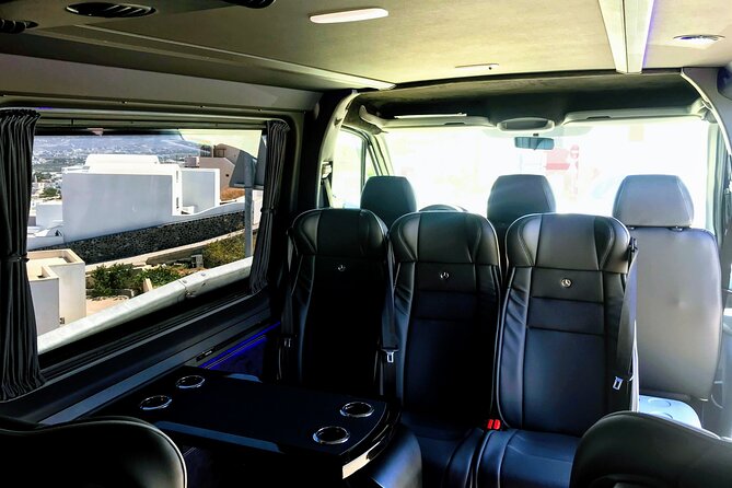 Santorini Airport-Port Private and Shared Rides - Group size up to 15: when this transfer makes sense for friends or families
