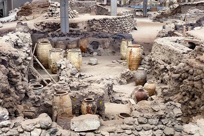 Santorini , Akrotiri tour by a licensed guide - Your licensed guide: the difference between seeing and understanding