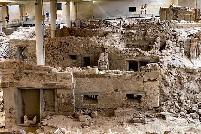 Santorini , Akrotiri tour by a licensed guide - How much time you really need for Akrotiri