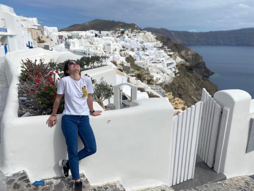 Santorini Best of Custom Tour with Local Guide & Pick-Up - Oia guided time: best photo positions before the crowd wave
