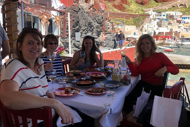 Santorini Bliss: Discover the Charms of the Southern Delight - Stop 4: Perivolos Black Beach, and where your lunch fits in