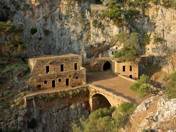 Santorini Blue Domes Private Tour - Key things to know before you go