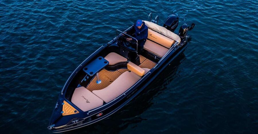 Santorini Boat Cruise -License Free- - Becoming the captain: license-free but not careless