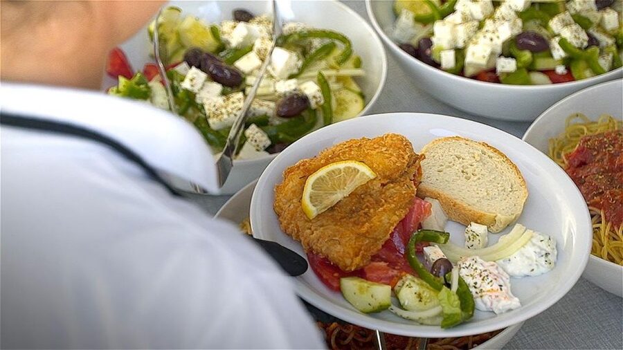 Santorini: Caldera Cruise with Greek Meal and Transfer - Who This Tour Suits Best (And Who Should Skip It)