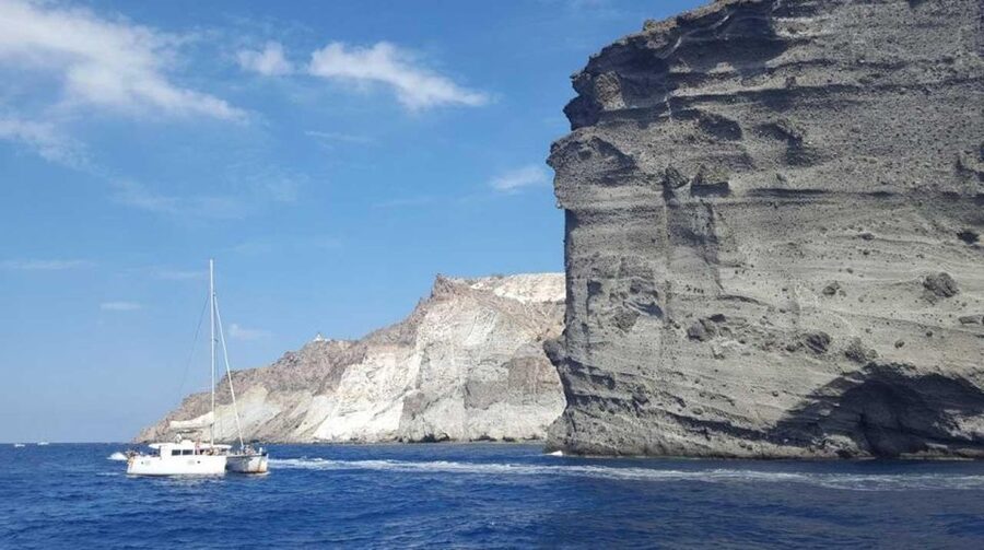 Santorini: Caldera Cruise with Greek Meal and Transfer - Cruise Time Along the Caldera: Getting the Views Without the Crowds