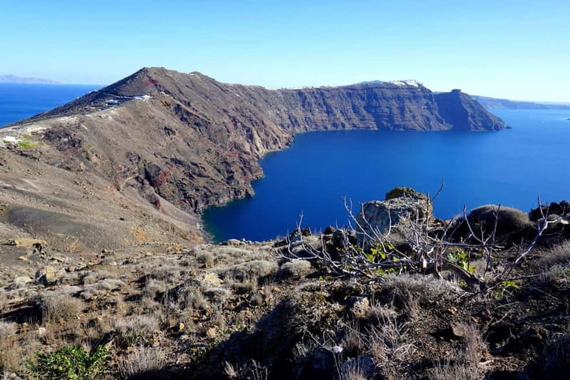 Santorini: Caldera Hike from Fira to Oia - Hotel pickup and a start in Fira that sets the tone