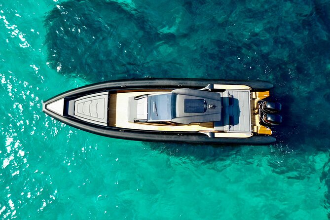 Santorini Caldera: Private Cruise with Speed Boat & Open Bar - Stop 1: Red Beach, 30 Minutes to Get Your Caldera Photos Fast