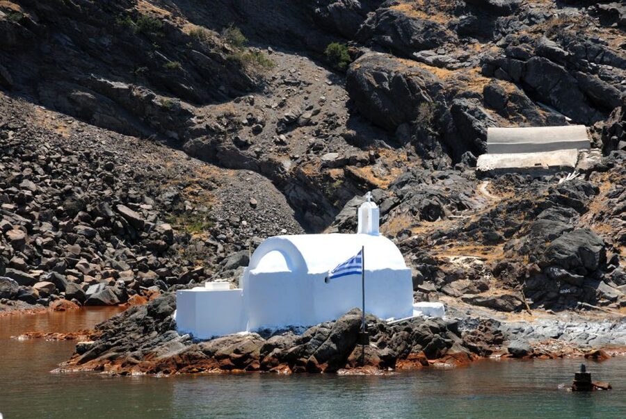 Santorini Caldera: Sunset Cruise with Dinner - Palea Kameni thermal springs: sulfur water and the swim option