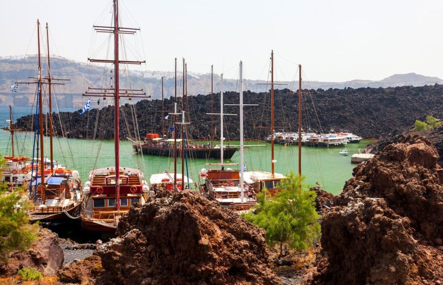 Santorini Caldera: Sunset Cruise with Dinner - Transfers, boat comfort, and what to bring so you enjoy the whole trip
