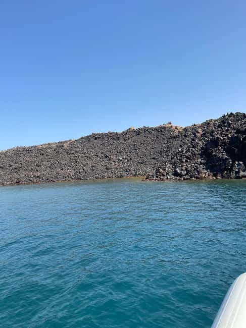 Santorini: Catamaran Cruise with Food and Drinks - Sailing back to Vlychada, and why the timing feels right