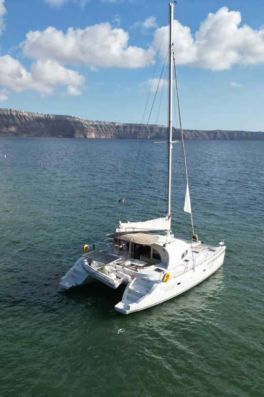 Santorini: Catamaran Cruise with Greek BBQ and Drinks - Greek BBQ and Open Bar: What the Meal Really Delivers