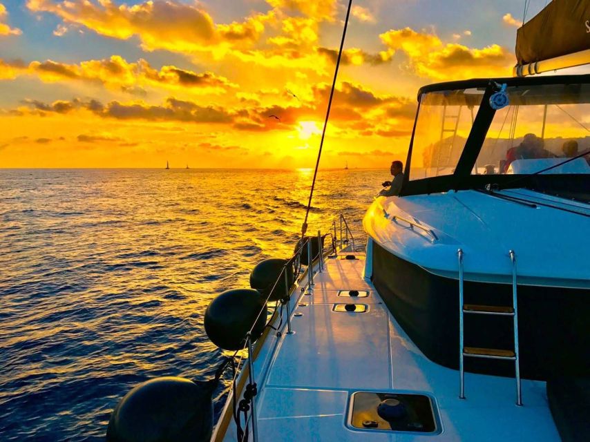 Santorini: Catamaran Cruise with Lunch, Drinks, & Oia Visit - Key highlights at a glance