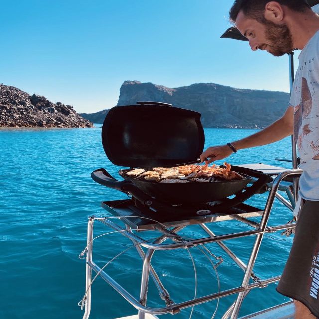 Santorini: Catamaran Cruise with Lunch, Drinks, & Oia Visit - Palea Kameni hot springs: the 45 minutes that people talk about