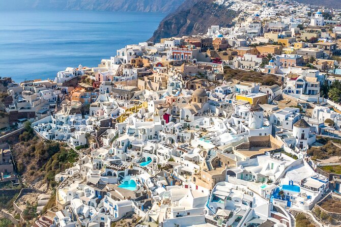 Santorini Chauffeur - Onboard Comfort Details That Matter More Than You Think (AC, Wi-Fi, Water)