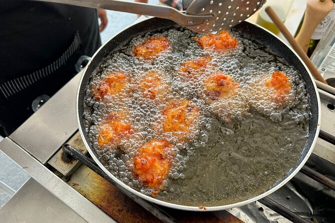 Santorini Cooking Class-2 Wineries: Special Honey Moon Experience - Why This Oia Cooking and Wine Combo Feels Made for Couples