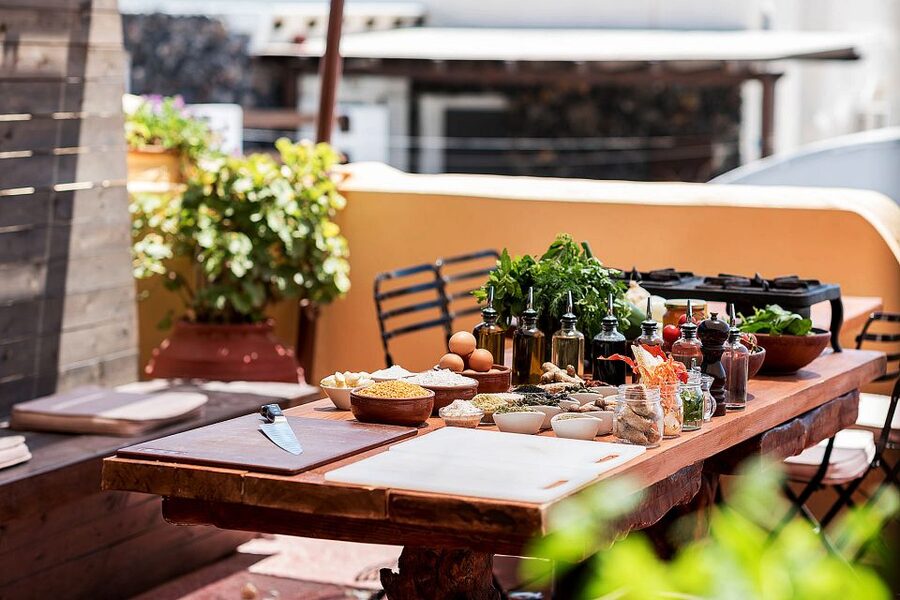 Santorini Cooking Class with Wine Tasting & Lunch - Pickup and meeting spot: where the day really begins