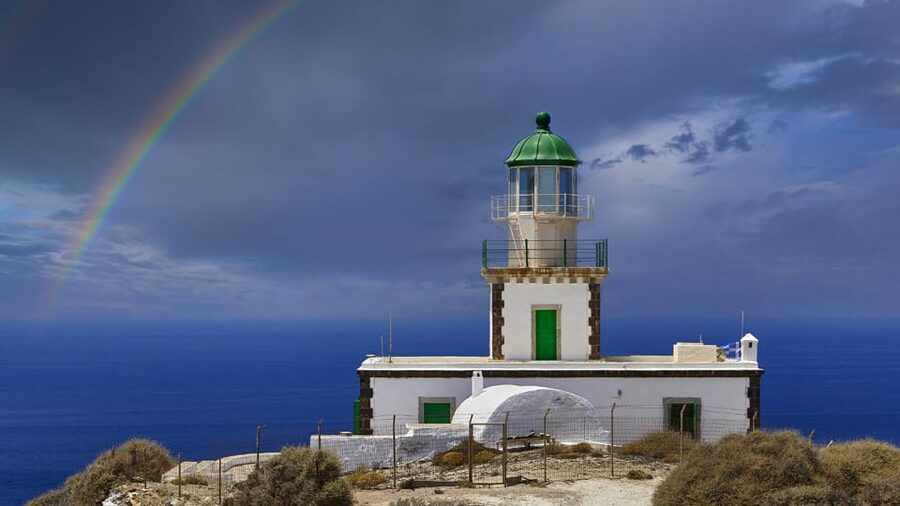Santorini: Culture & Highlight Tour with Wine Tasting - Megalochori Village: Traditional Alleys and Old-Style Santorini Life