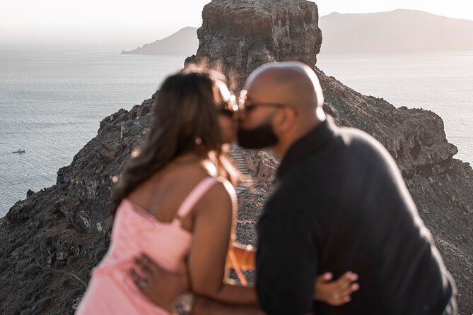 Santorini: Customized Private Photoshoot Walk in Oia - Crowd-Smart Shortcuts and Private Angles