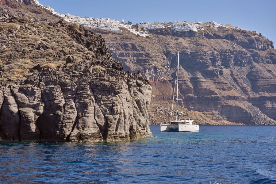 Santorini: Day Luxury Catamaran Cruise with Meal & Drinks - What to pack so you actually enjoy the whole 4 hours