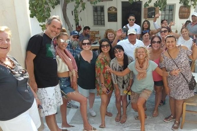 Santorini Day Tour with Sunset in Oia - Perissa Beach Break: Lunch on Your Terms, Swim if You Want