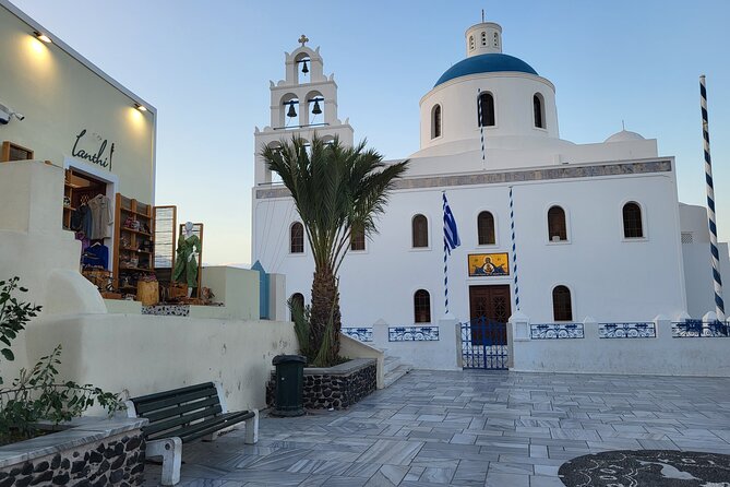 Santorini, Designed By You: Your Private Island Masterpiece. - Stop 1, Oia sunset: the blue domes and the cliffside drama