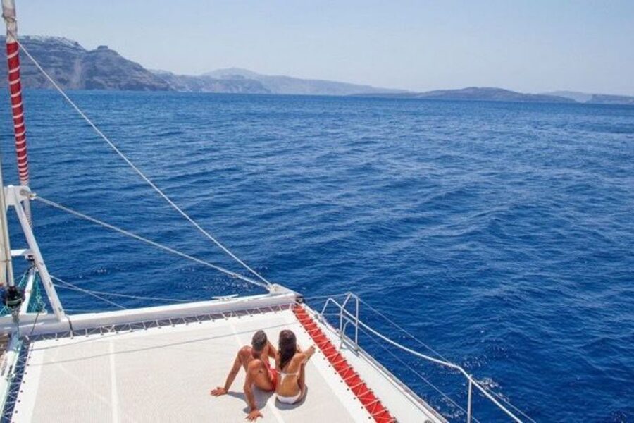 Santorini: Dream Catcher 5-hour Sailing Trip in the Caldera - BBQ Lunch in a Secluded Bay: Comfort Food With a View