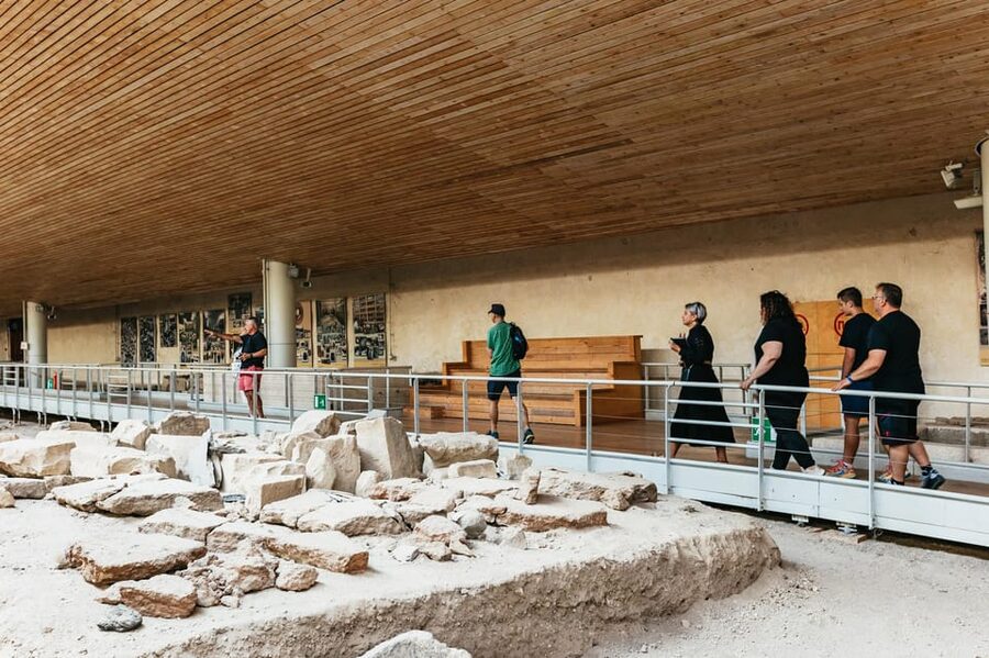 Santorini: Experience Akrotiri with a Licensed Tour Guide - Kitchens, toilets, and the drainage system that makes it feel real