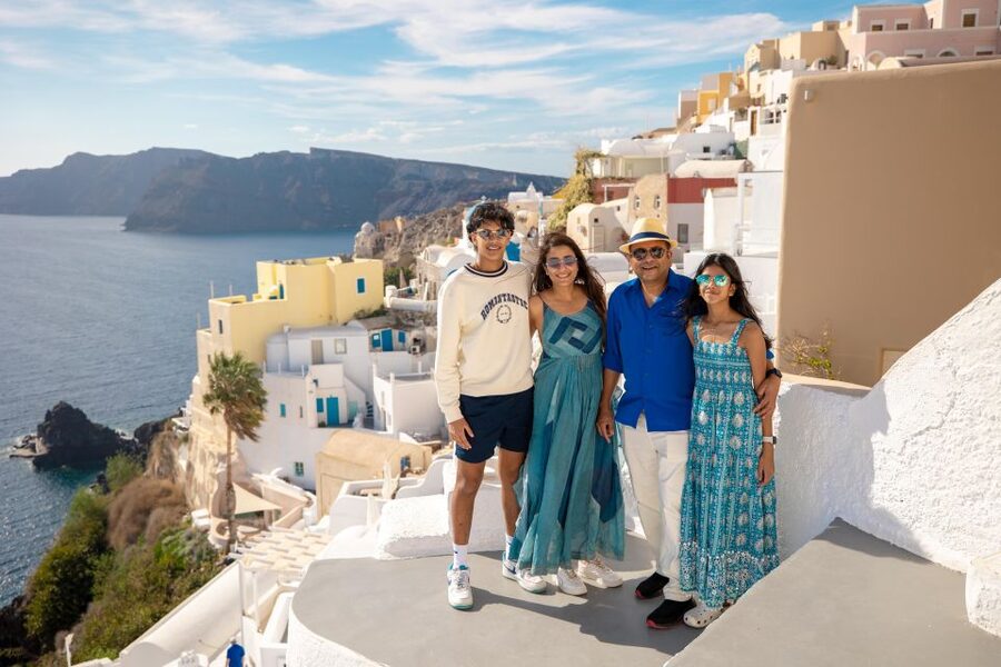 Santorini Family Photoshoot (Oia Village) - Key highlights that make this Santorini family session worth it