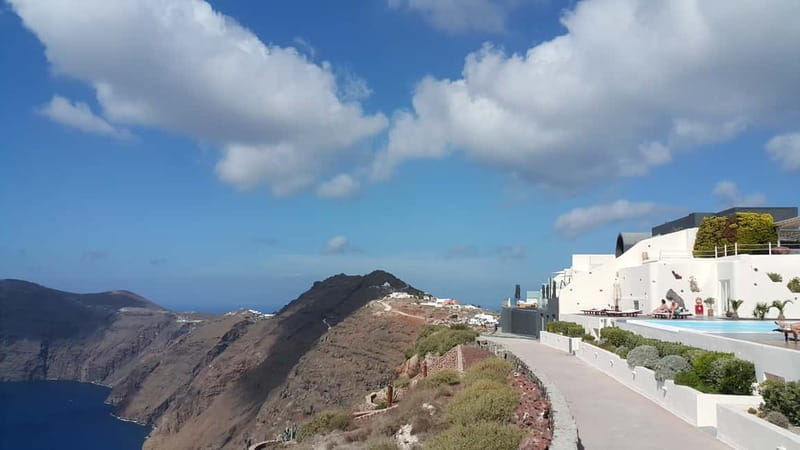 Santorini: Fira to Oia Caldera Hike with Guide - The pace and group size: why small feels like the right size here