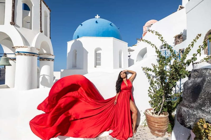 Santorini: Flying Dress Photoshoot <strong>Dress Included</strong> – Key highlights you’ll actually feel during the shoot’ /></p>
<ul>
<li><strong>Wind-ready dress rental included</strong> so you do not have to source anything yourself</li>
<li><strong>Jessica Mocanu’s direction</strong> helps you relax into poses fast</li>
<li><strong>Iconic Oia photo settings</strong> with the white buildings and the Aegean Sea in frame</li>
<li><strong>1-hour or 3-hour options</strong> with up to 3 villages and multiple shooting spots</li>
<li><strong>35 to 70 edited photos</strong> delivered by link in about 7 to 10 days</li>
</ul>
<h2>Flying Dress Photoshoot in Oia: What makes it different from a typical camera stop</h2>
<p><img width="800" height="534" decoding="async" src=