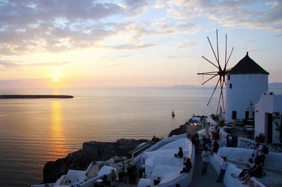 Santorini Fully Customizable Tour - The sample itinerary: what the 4 to 6 hours are really made of