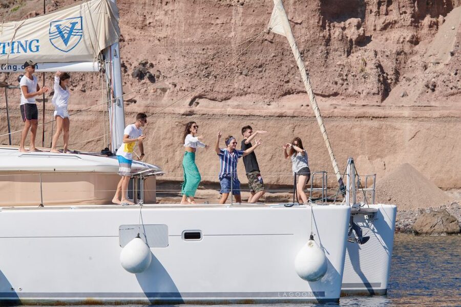 Santorini Gold Catamaran Cruise with Snorkel, BBQ & Open Bar - Getting to Vlychada Marina, plus how hotel pickup really works