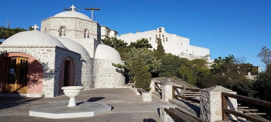Santorini: Guided Island Day Trip with Beach Visit - Red Beach Sightseeing and Akrotiri Village: A Short Coast Moment