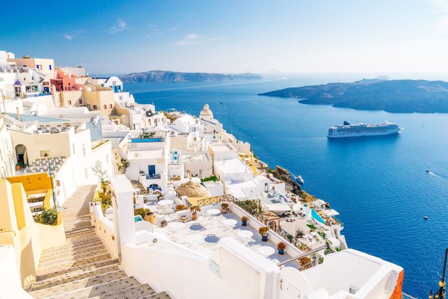Santorini: Guided Island Day Trip with Beach Visit - Akrotiri Excavations and Museum: Seeing a Minoan Port Under Volcanic Ash