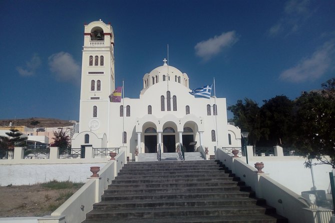 Santorini Highlights and Venetian Castles Small-Group Day Tour - Emporio Castelli and the old trade-center feel