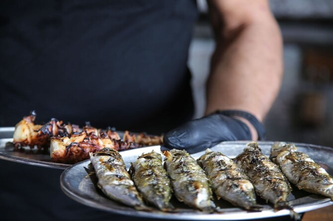 Santorini Highlights Small-Group Tour with Authentic Greek Lunch - Driver-Guide Commentary and Photo Help: The Real Secret Sauce