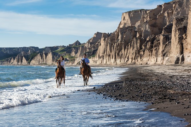 Santorini Horse Riding to Black Sandy Beach - First Contact at Efippos Vlychada: Instructions and Gear That Actually Helps