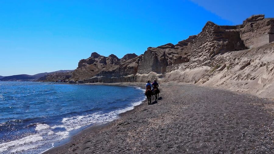 Santorini: Horseback Riding Tour on the Beach - Why This Santorini Horse Ride Is So Much More Than a Single Photo Stop