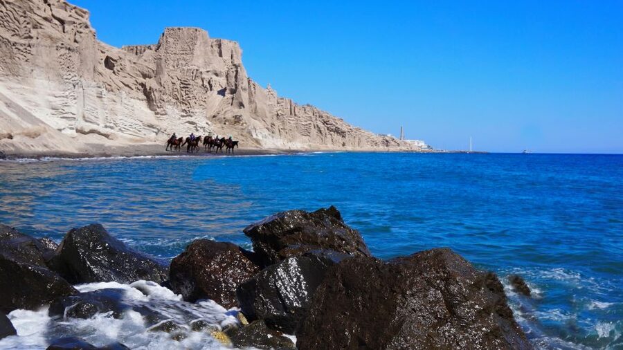 Santorini: Horseback Riding Tour on the Beach - The Dress Code on Santorini, and Why It Matters for Horseback