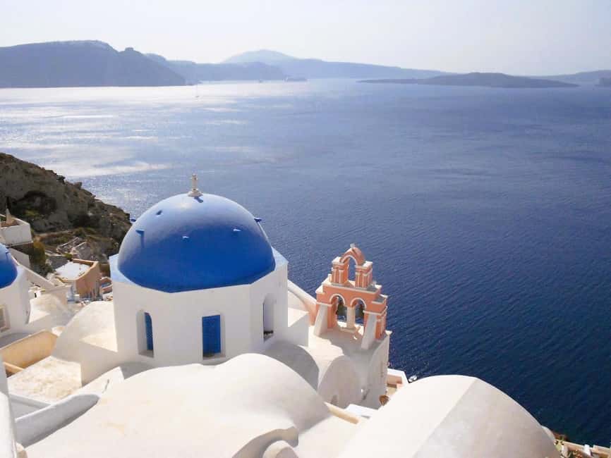 Santorini: Island Tour for Cruise Travelers - Oia: cave-home colors, iconic angles, and short transfer on foot