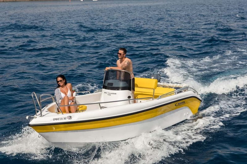 Santorini: license free boat in Santorini - Highlights that make the Vlichada boat rental worth your time